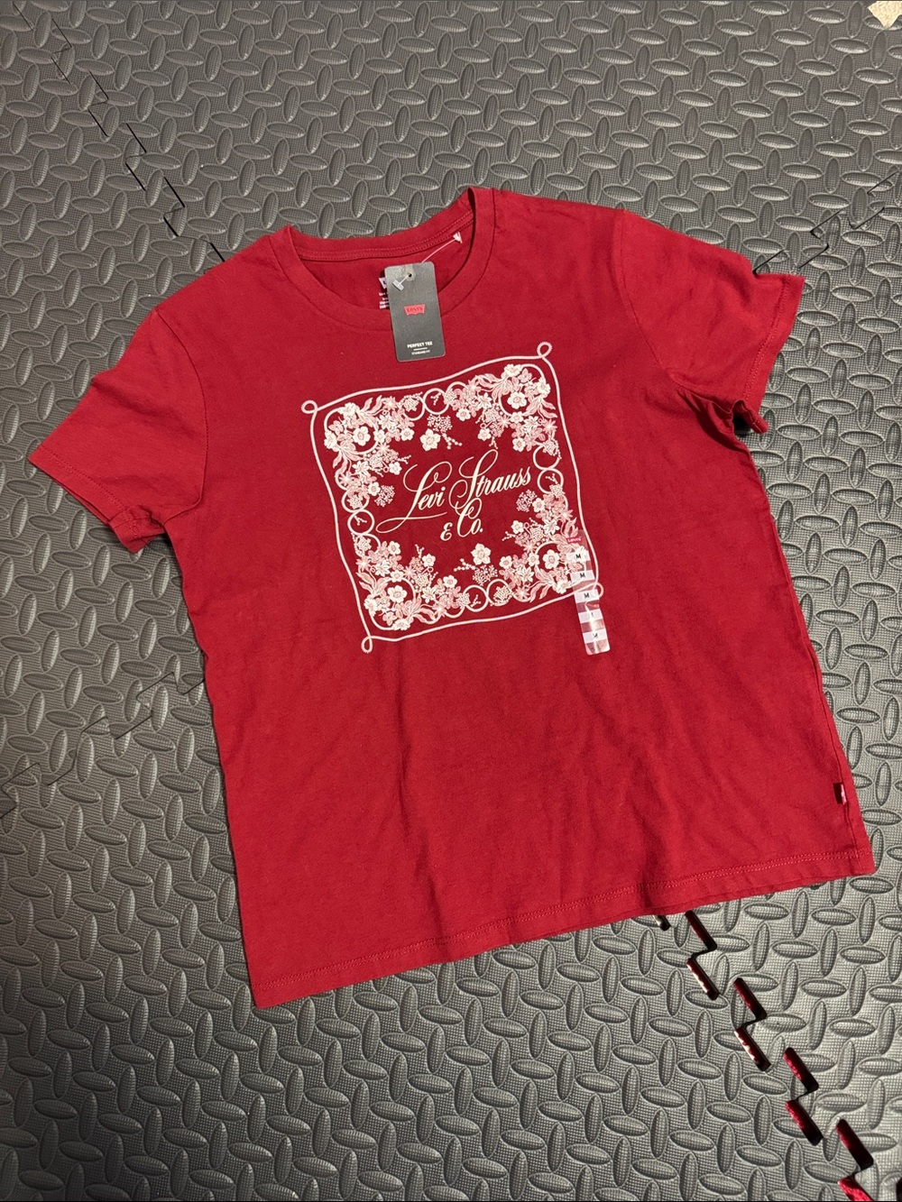 Levi's Red Crewneck Perfect Tee